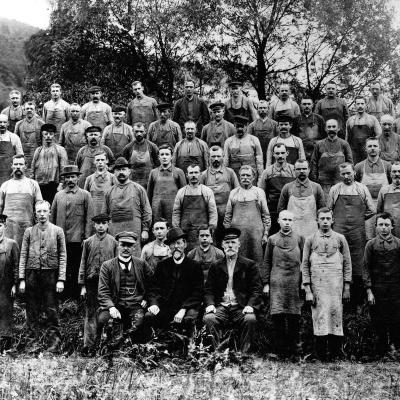 Belegschaftsfoto der Amalienhütte um 1900